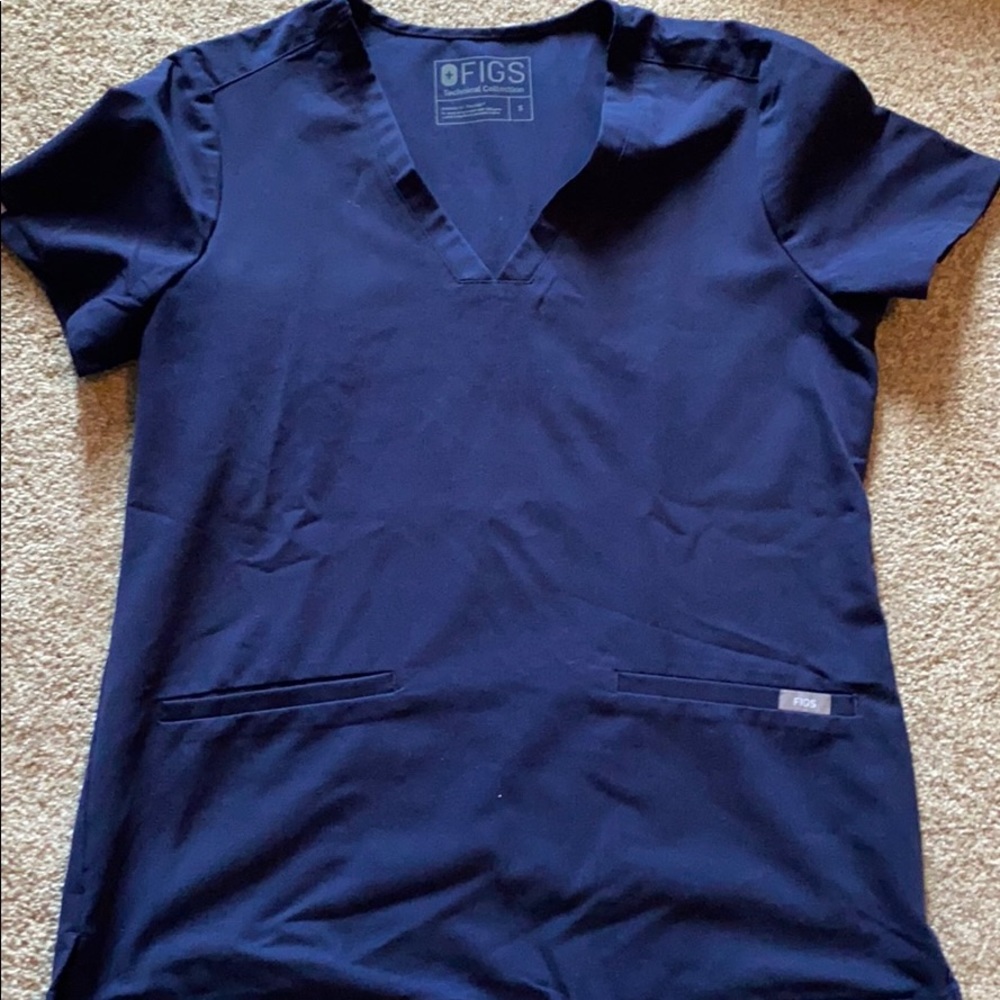 Figs Scrub top